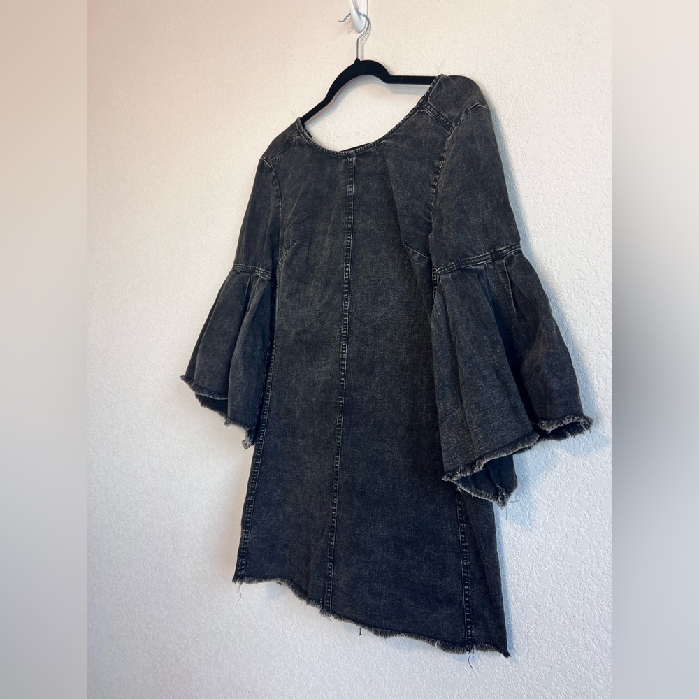 NWT: WE THE FREE Black Tie Zippered Raw Cuffs and Hem Bell Sleeve Size 2 - Picture 3 of 13